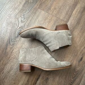 Sarto Taupe Suede Chelsea Ankle Booties Pointed Toe Stacked Heel